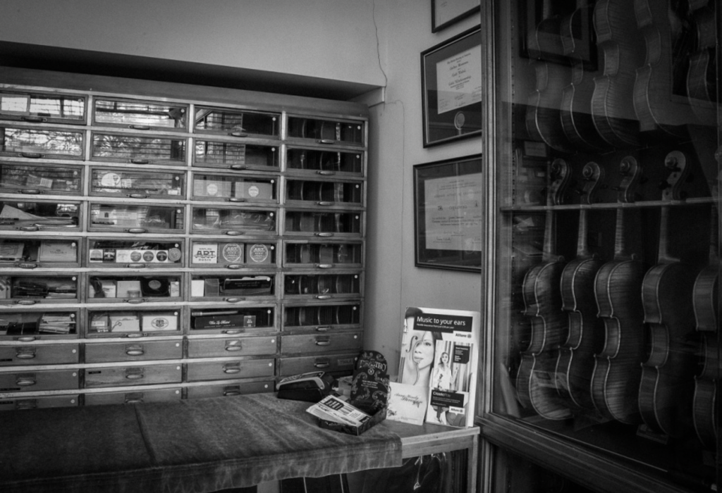 Gordon Stevenson’s Violins – Skyinbow stockist and professional fitting in Kirkcaldy